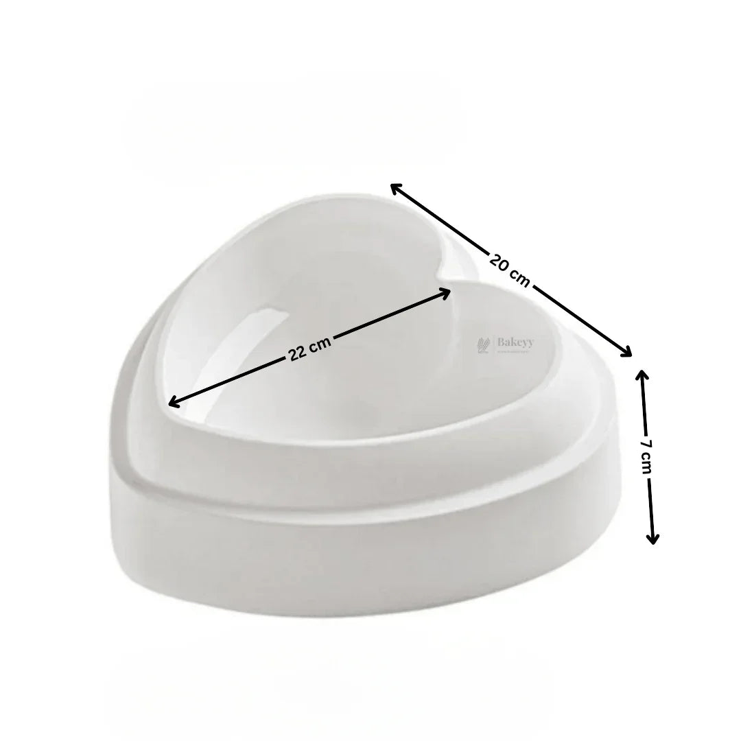 Heart-shaped white baking mold with dimensions 22 cm x 20 cm x 7 cm, Bakeyy bakery supplies