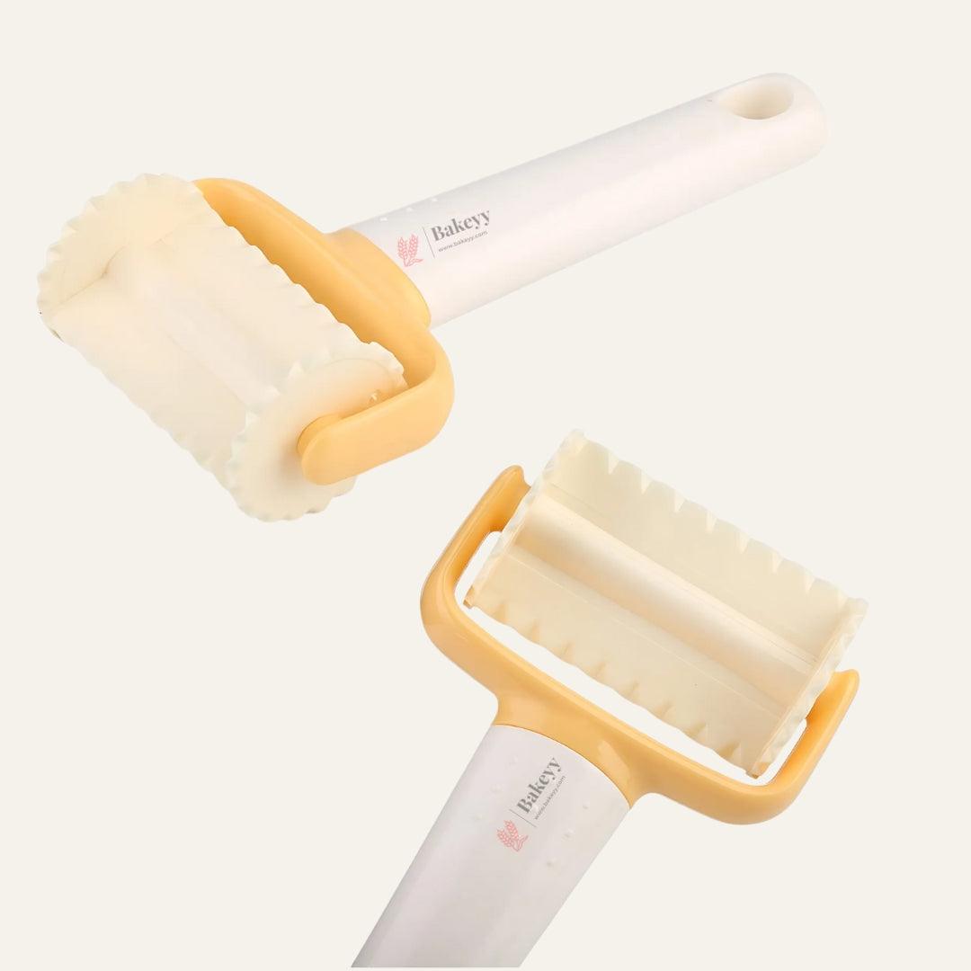 Hand Push Rolling Pin |Fondant, Cookie, Puff Pastry, Biscuit, Ravioli Cutter| 1 Piece - Bakeyy.com - India - Hand Push Rolling Pin |Fondant, Cookie, Puff Pastry, Biscuit, Ravioli Cutter| 1 Piece - Default Title