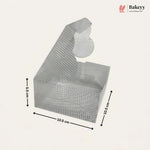 Baking mold with dimensions labeled on a beige background, featuring the Bakeyy brand.