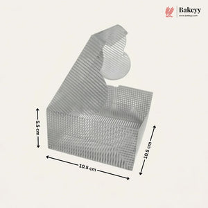 Baking mold with dimensions labeled on a beige background, featuring the Bakeyy brand.