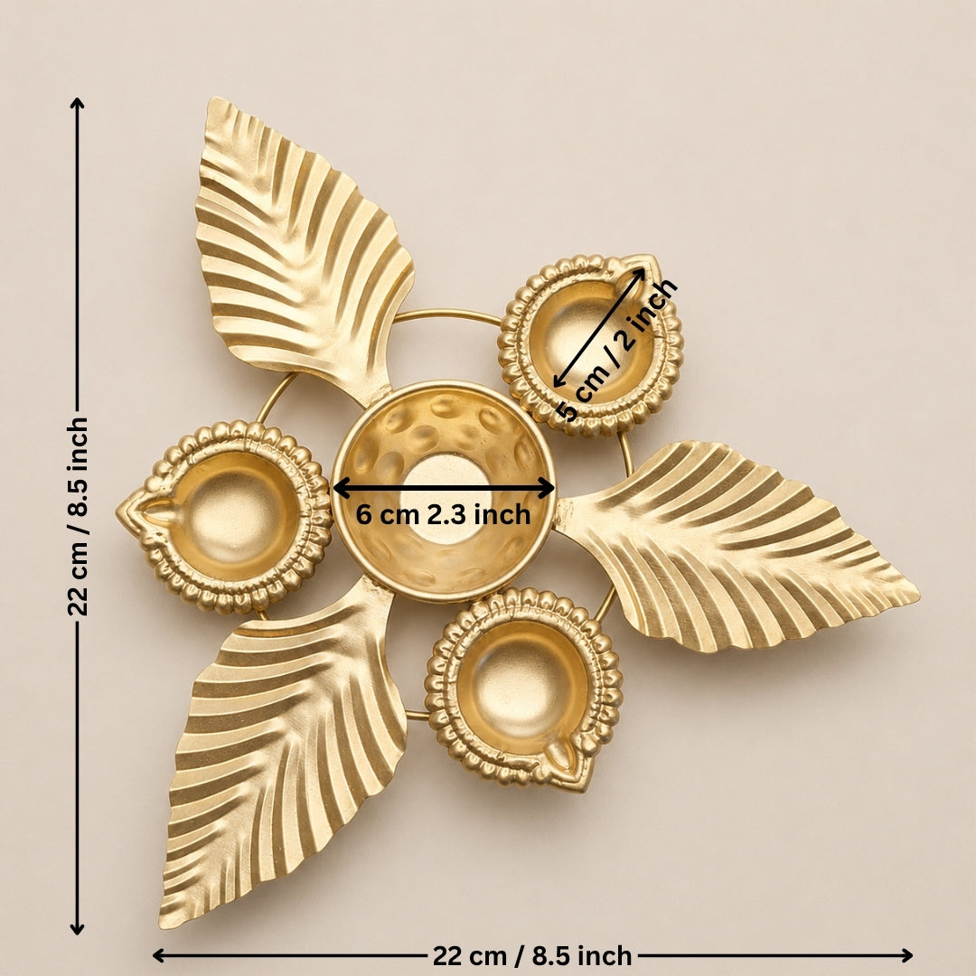 Gold-toned decorative wall light with five leaf-shaped arms and small bowl-like holders, shown on a beige background with dimension arrows and text indicating 22 cm by 6 cm measurements.
