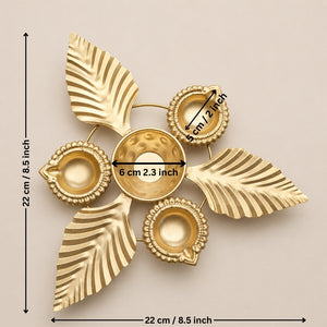 Gold-toned decorative wall light with five leaf-shaped arms and small bowl-like holders, shown on a beige background with dimension arrows and text indicating 22 cm by 6 cm measurements.