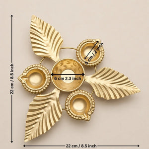 Gold-toned decorative wall light with five leaf-shaped arms and small bowl-like holders, shown on a beige background with dimension arrows and text indicating 22 cm by 6 cm measurements.