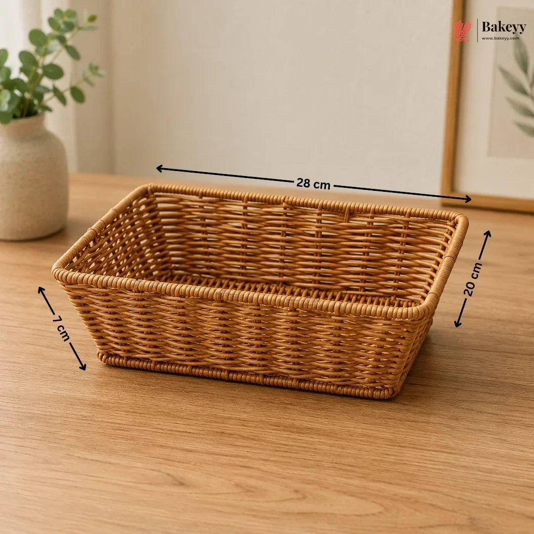 Woven basket with dimensions on a wooden surface, featuring the Bakey brand.