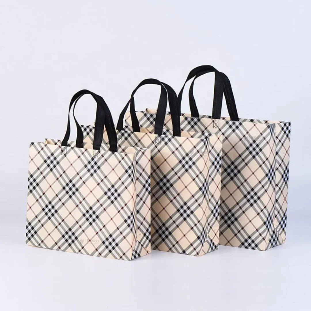 PremiumCheckeredLaminatedCarryBags_9 - Bakeyy.com