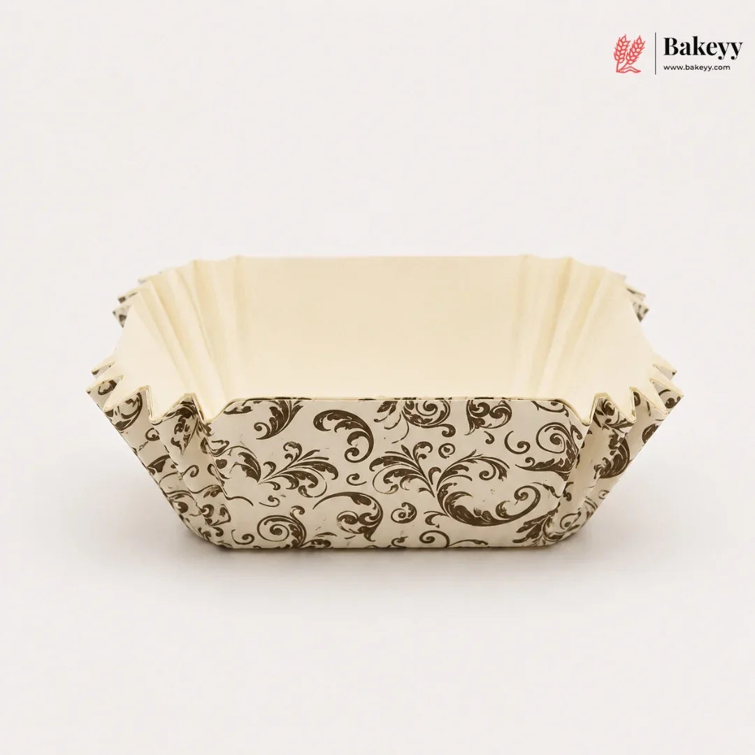 Decorative baking tray with floral pattern on a white background, featuring the Bakey brand.
