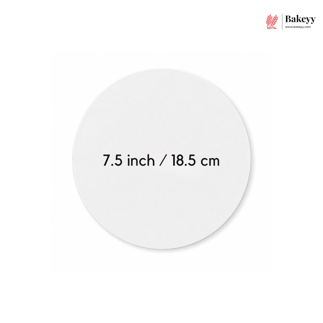 Round white plate with measurements 7.5 inch / 18.5 cm and Bakey brand logo on a white background