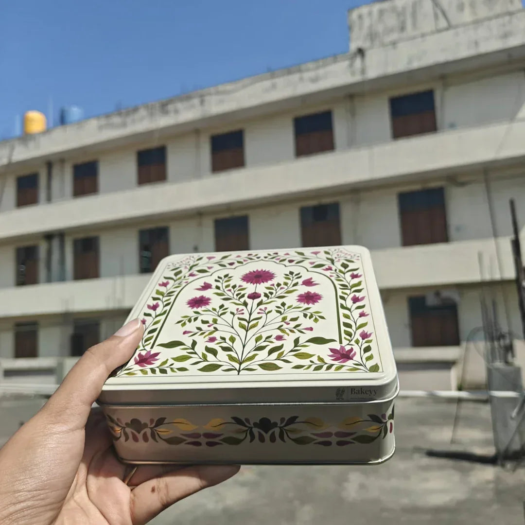 White_metal_storage_tin_box_2 - Bakeyy.com
