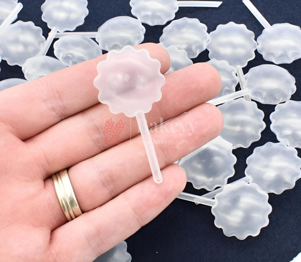 Flower Shape Disposable Pipettes Liquid Dropper Pipette Liquid Injector for Cupcakes, Chocolate, Strawberries, Ice Cream| Pack of 50 - Bakeyy.com - India - Flower Shape Disposable Pipettes Liquid Dropper Pipette Liquid Injector for Cupcakes, Chocolate, Strawberries, Ice Cream| Pack of 50 - Default Title