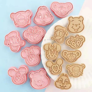 cartooncookiecutter_disneystylecookiecutter_charactercookiecutterset_MickeyMousecookiecutter_MinnieMousefondantcutter_DonaldDuckcookiecutter_WinniethePoohcookiecutte_1 - Bakeyy.com