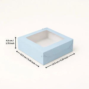 A light blue square window box with dimension arrows and labels showing measurements of 13.5 cm / 5.