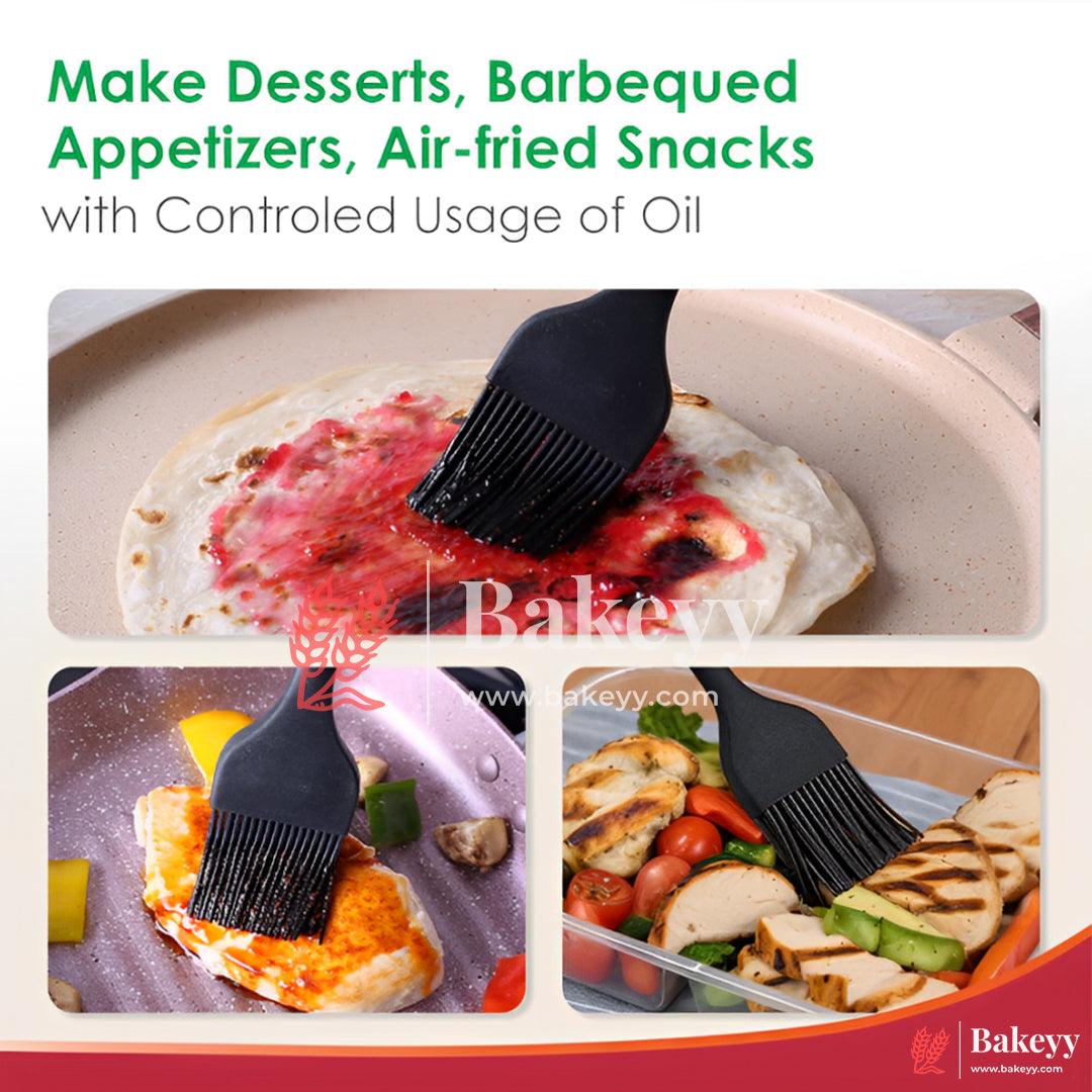 Silicone Flat Pastry Cooking Oil Brush for Grilling | Tandoor and BBQ | Multipurpose Silicon Brush | Black Colour - Bakeyy.com - India - Silicone Flat Pastry Cooking Oil Brush for Grilling | Tandoor and BBQ | Multipurpose Silicon Brush | Black Colour - Default Title