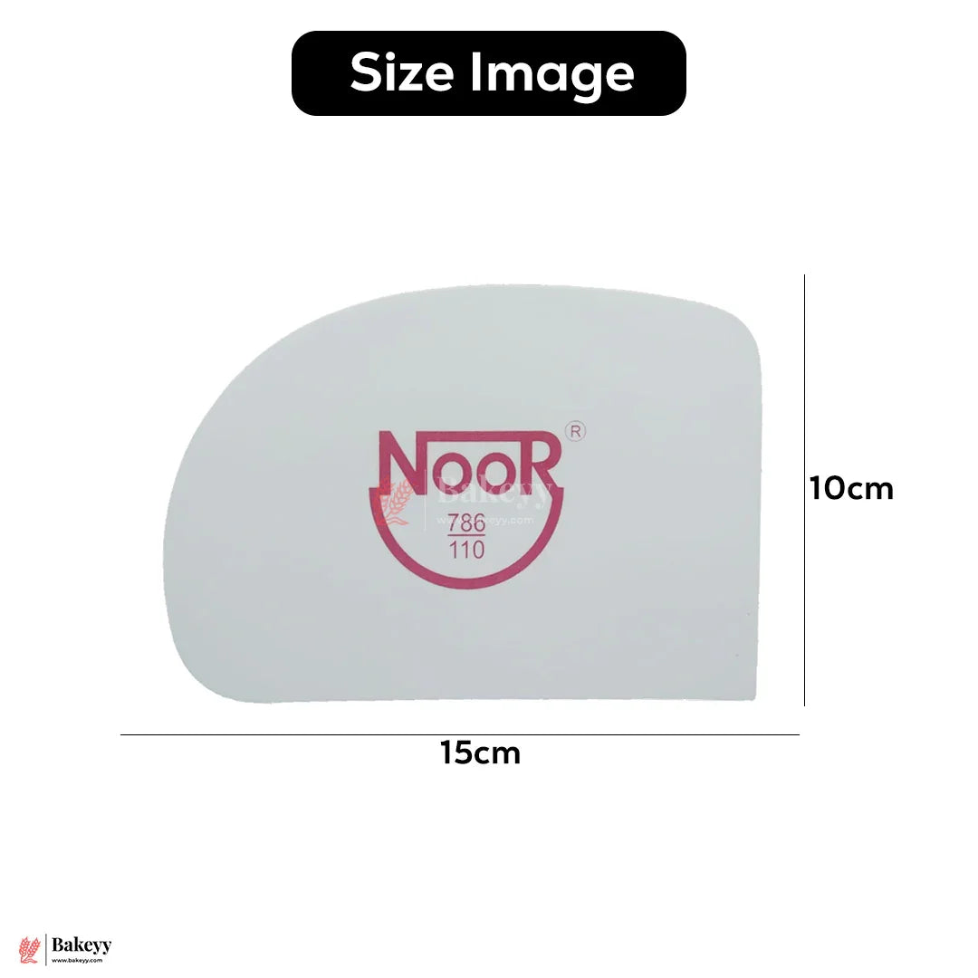 Flexible Cake Scraper – 15x10cm Plastic Icing Smoother for Cake Decorating