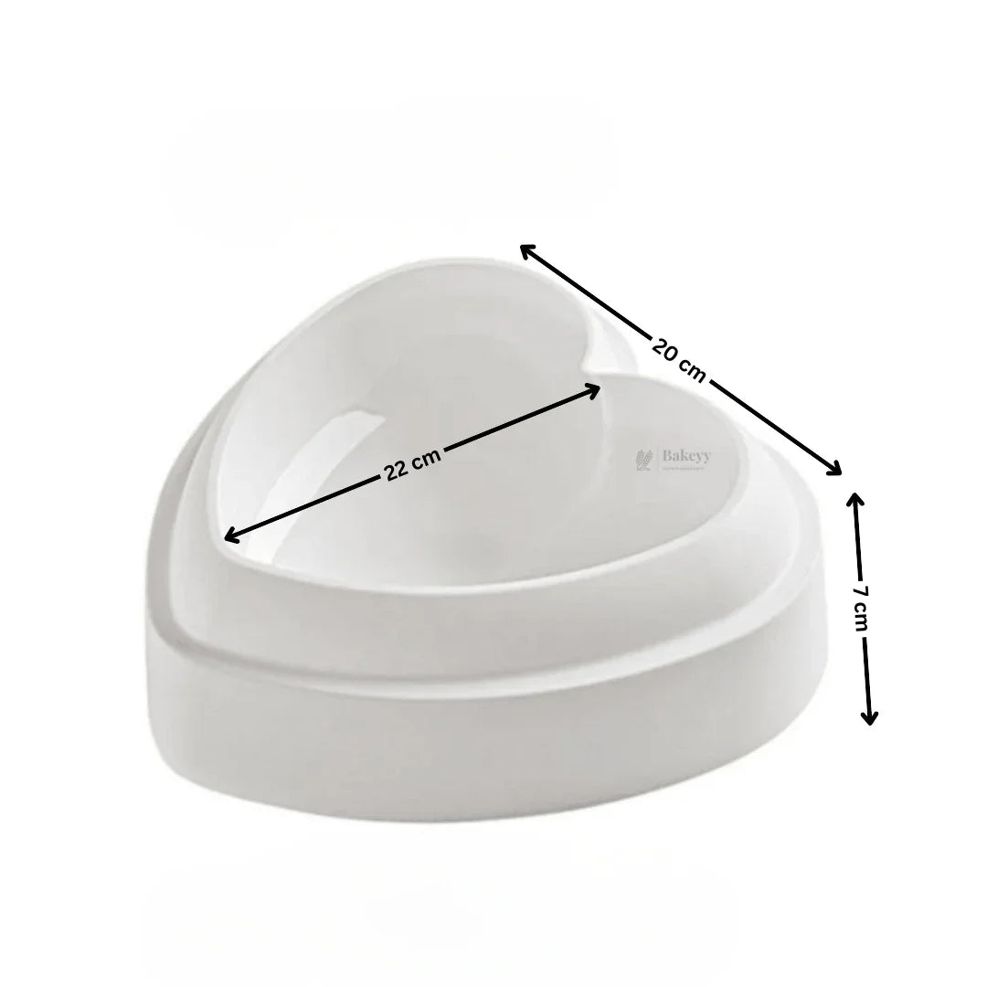 Heart-shaped white baking mold with dimensions 22 cm x 20 cm x 7 cm, Bakeyy bakery supplies