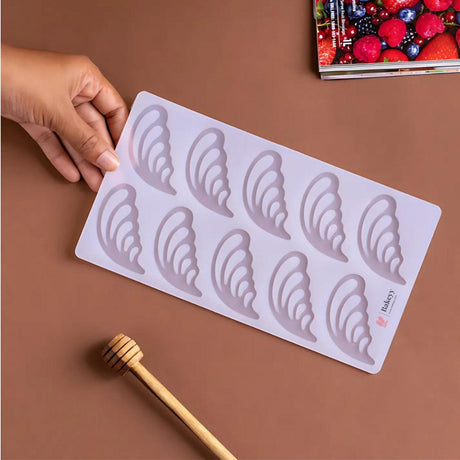 10 Cavity Feather Design Chocolate Silicon Garnishing Sheet| 1 Piece - Bakeyy.com - India - 10 Cavity Feather Design Chocolate Silicon Garnishing Sheet| 1 Piece - Default Title