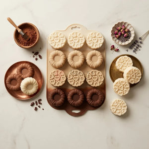 12CavityFloral_HeartSiliconeMouldFoodGrade - Bakeyy.com