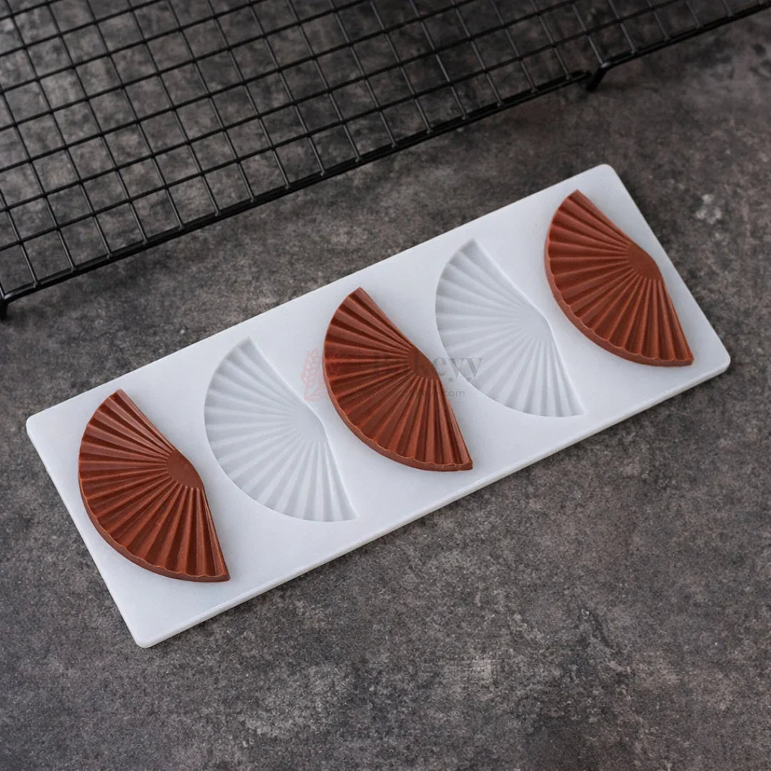 5CavityFanShapeSiliconeChocolateMouldNonStickFlexibleGarnishingMouldforChocolate_3_73a9e3ac-1f5a-4f63-ba17-e22ee65a4354 - Bakeyy.com