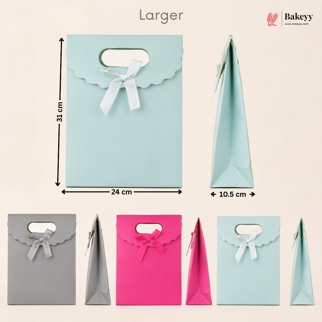 Measurement chart of a medium-sized gift bag with dimensions and Bakey branding.