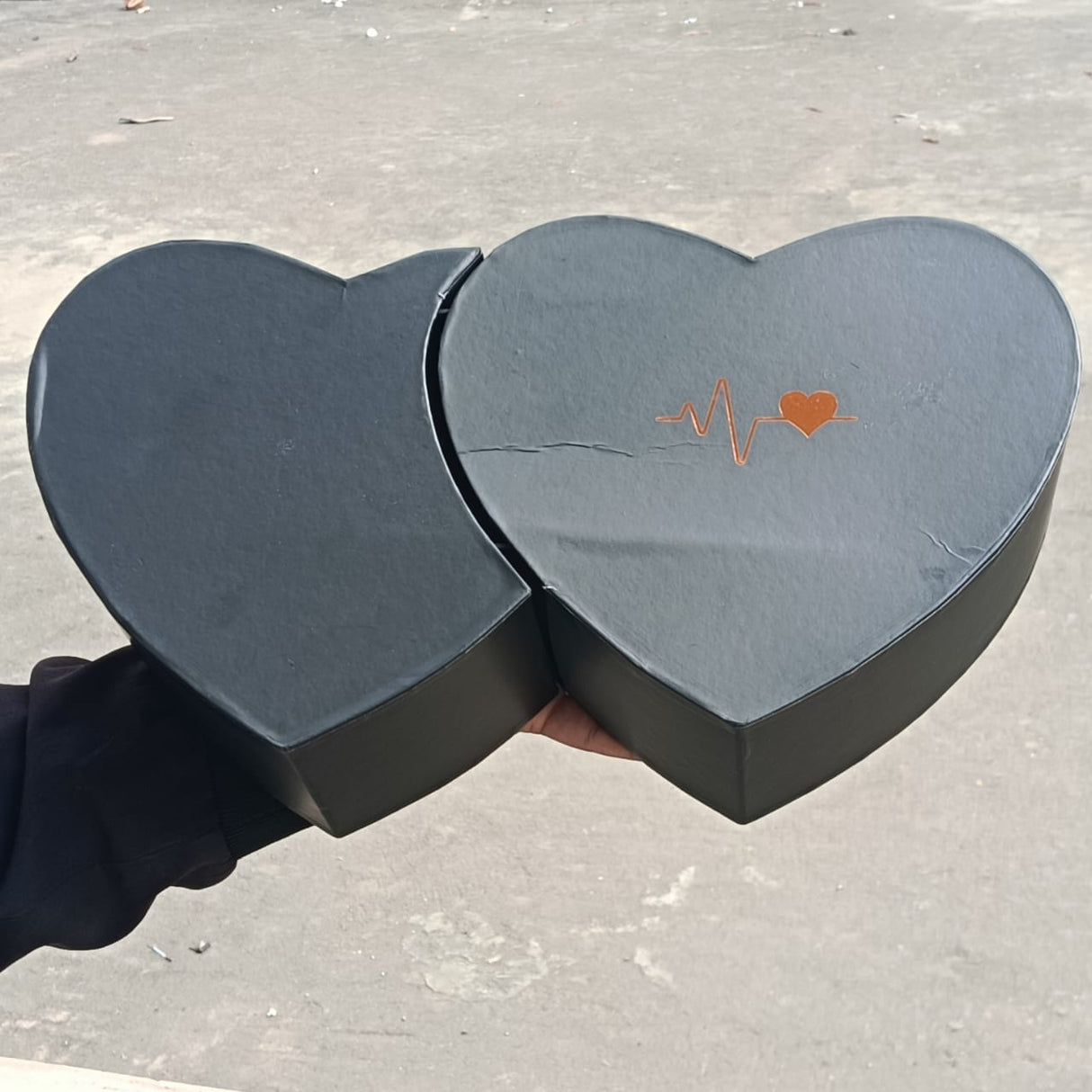 One Of a Kind Heart Rigid Box | 37x18x10 cm