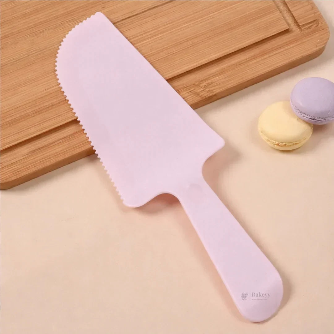 Plastic_Cake_Lifter_Dessert_Server_2_c0723488-9017-4ab7-9440-52f0fd7d54cc - Bakeyy.com