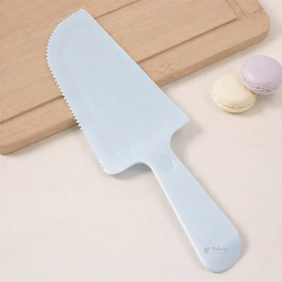 Plastic_Cake_Lifter_Dessert_Server_43ff5d8d-f1c4-402f-96d6-9e7848e4f428 - Bakeyy.com