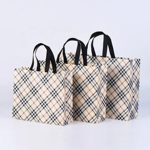PremiumCheckeredLaminatedCarryBags_9 - Bakeyy.com