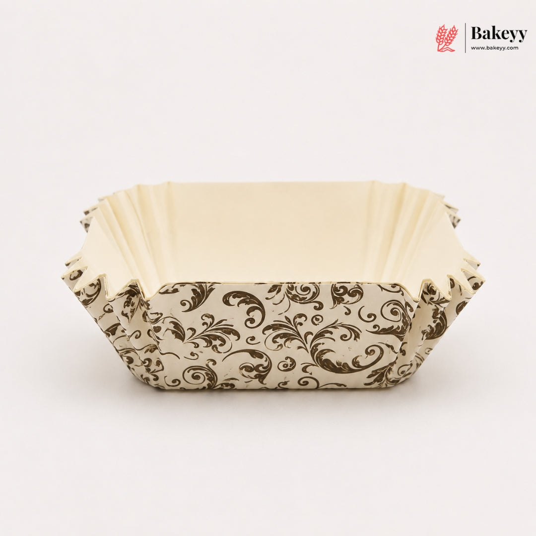 Decorative baking tray with floral pattern on a white background, featuring the Bakey brand.