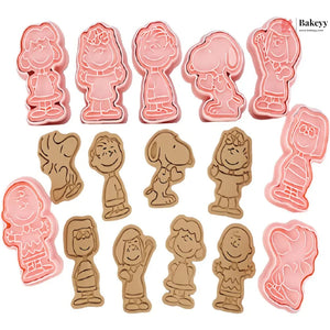SnoopyCartoonThemeCookieCutter_EmbosserSet_3_6e4af0fb-8841-49a3-bd09-5e2bbf73ea8c - Bakeyy.com