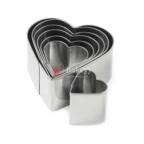 Baking equipment's Stainless Steel Commercial Heart Cookie Cutter (Set of 7 Cutters) - Bakeyy.com