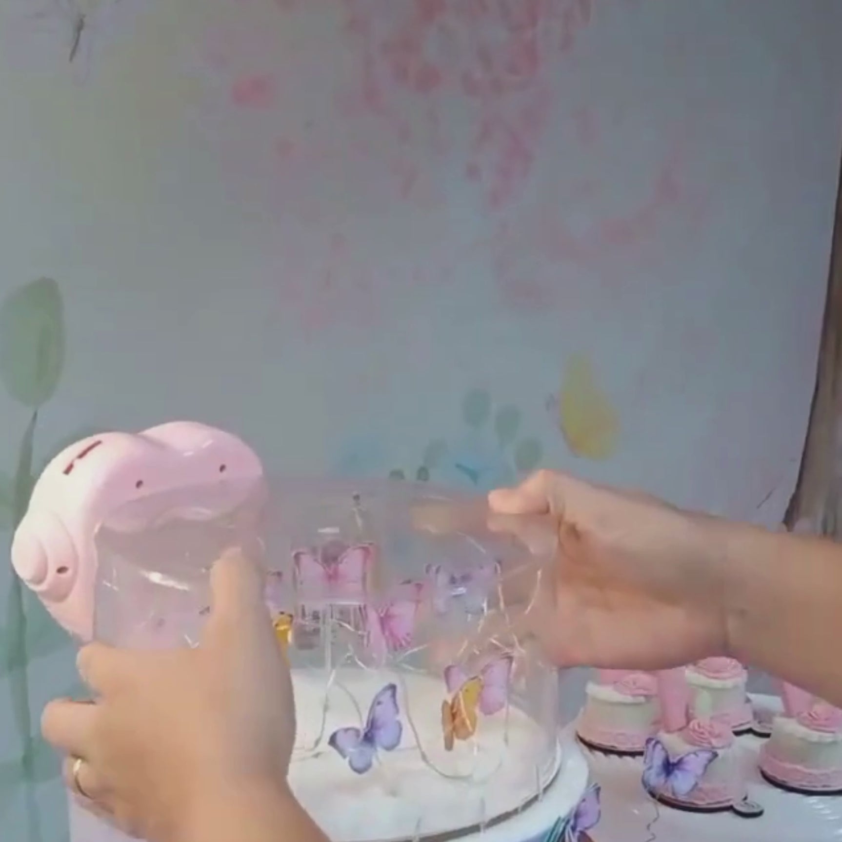  Soft pastel butterfly wing design with glowing LED lights
• Lightweight and comfortable for children
• Adjustable elastic shoulder straps for secure fitting
• Durable construction with flexible frame
• Perfect for birthday parties, costume events, and photoshoots
• Attractive packaging suitable for gifting