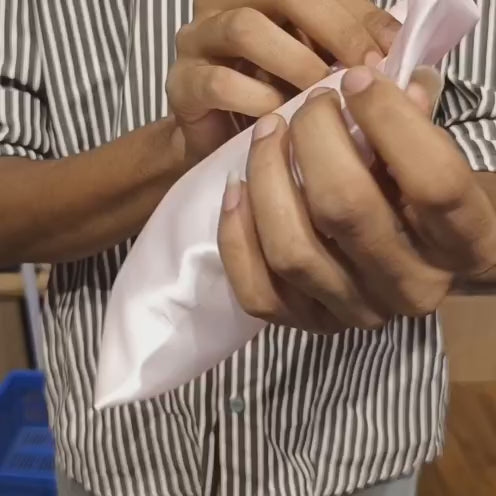 •&nbsp;Gift packaging for weddings, birthdays &amp; celebrations
• Festive hamper packing and luxury gifting
• Jewellery, chocolates &amp; small accessories storage
• Return gifts and event giveaways
• Boutique, bakery &amp; brand packaging