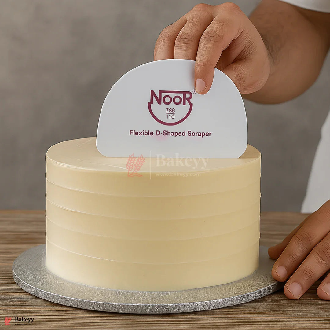 Flexible D-Shaped Cake Scraper – 17x12cm Icing Smoother for Buttercream & Ganache